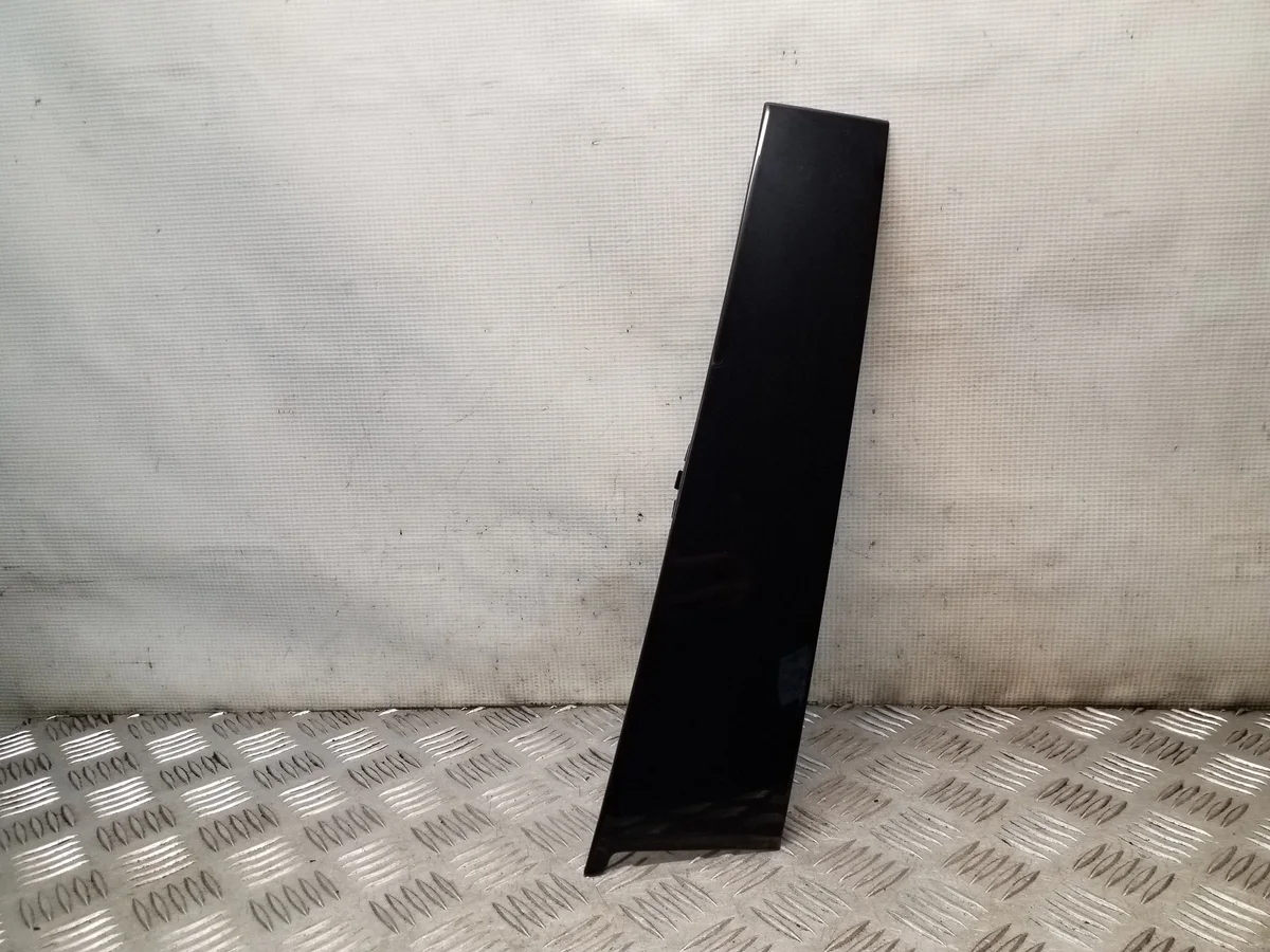 Baguette de vitre arrière gauche Opel Insignia A 13464369