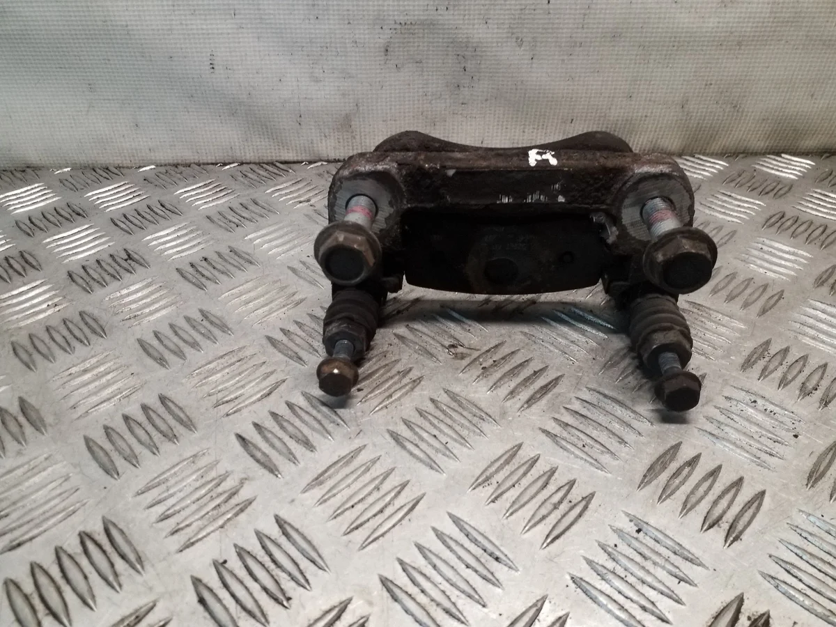 Jarrusatulan kiinnike Opel Insignia A VAI57467