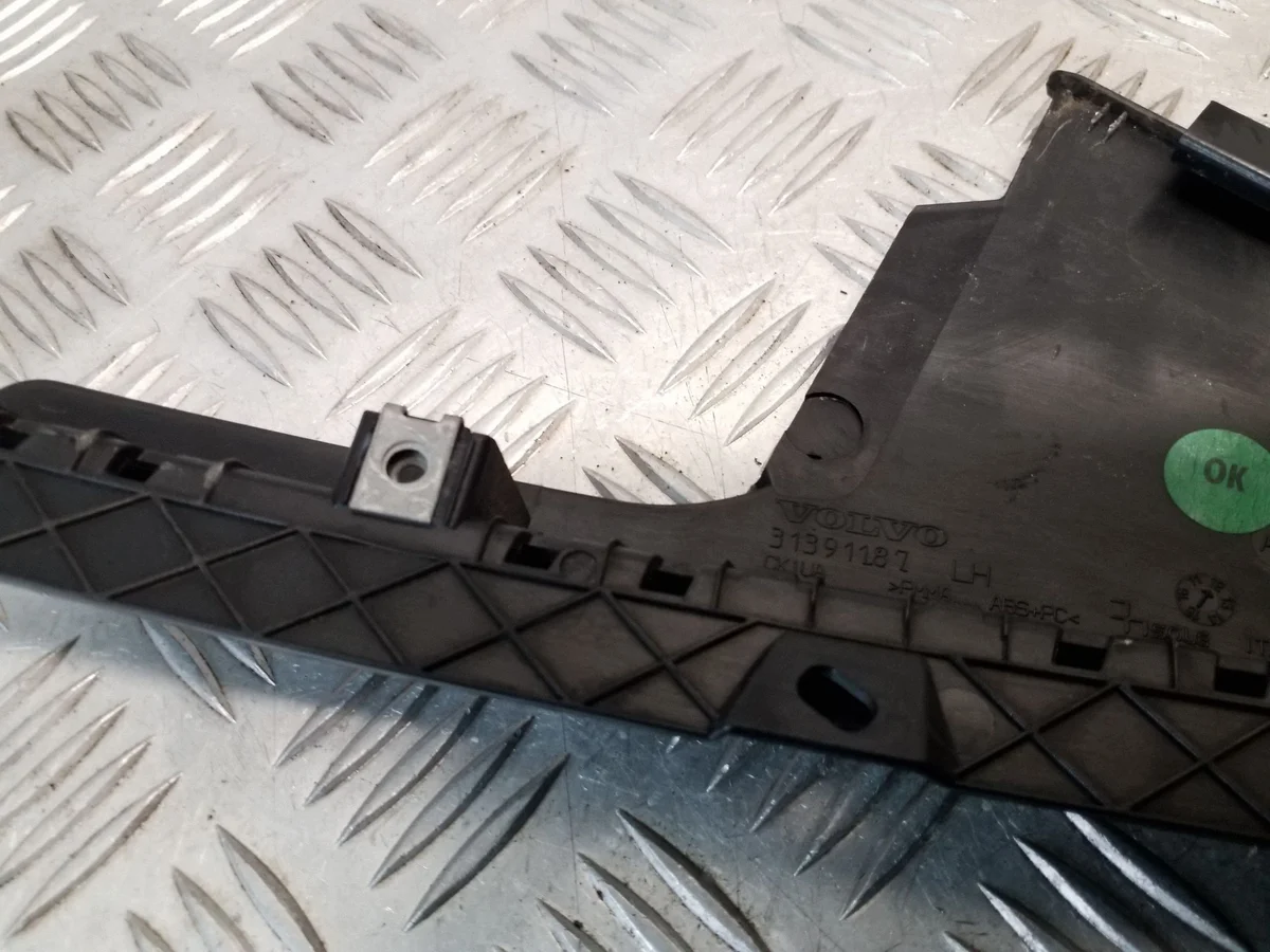 List för bakre fönster Volvo V40 31391187