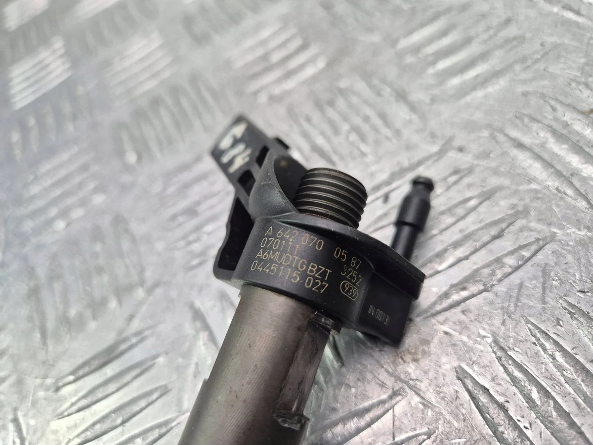 Einspritzdüse Mercedes-Benz E320 CDI A6420700587 image 3