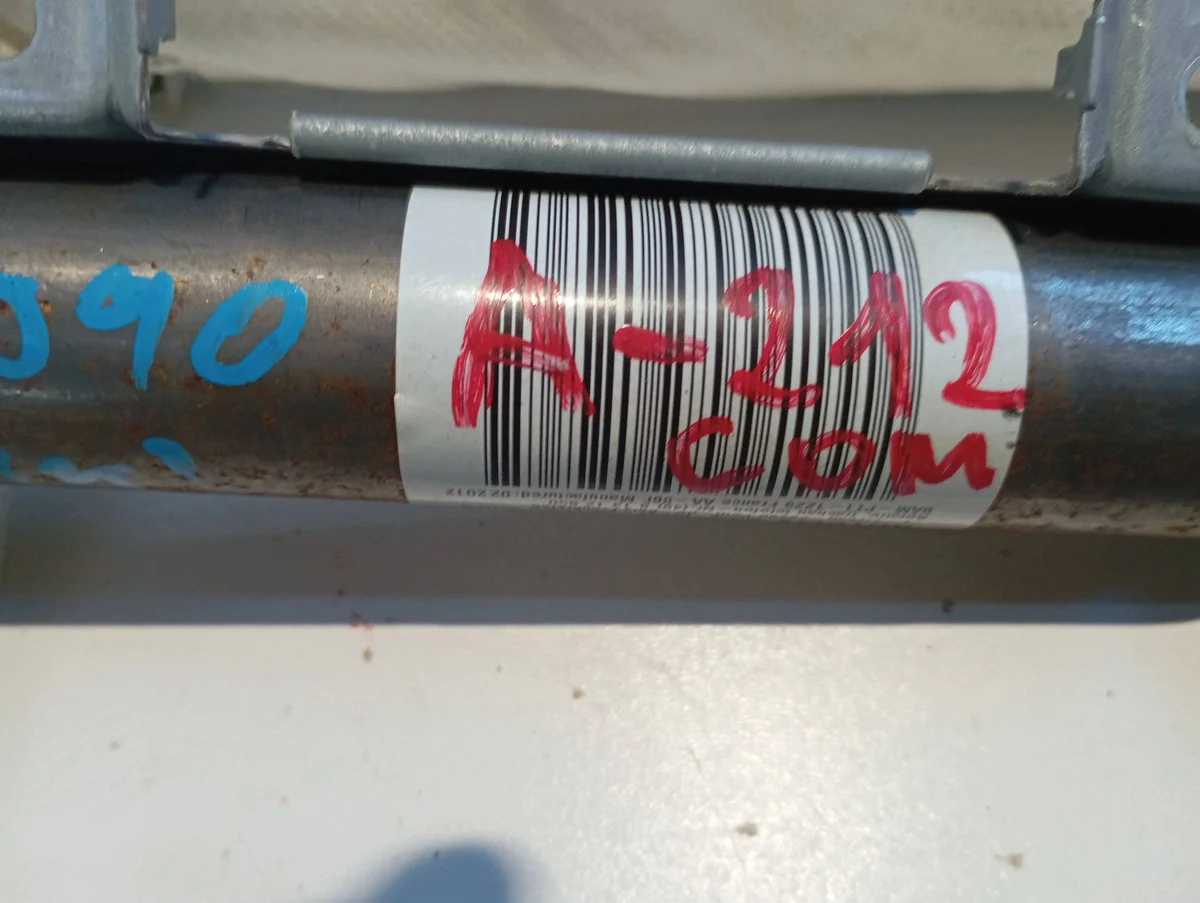 Ilmasäleikkö oikea Mercedes-Benz E W212 Kombi DKS677 image 4