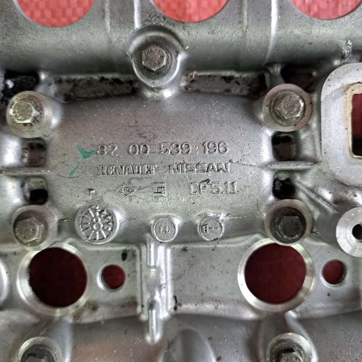 Moottorin sylinterikansi Nissan Qashqai J10 2.0D 8200519994E image 3