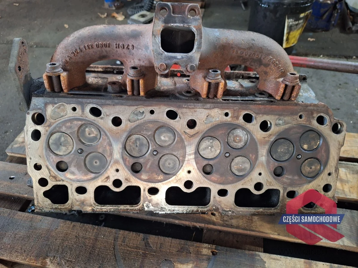 Moottorin sylinterikansi Mercedes Atego Axor OM904 151020261353