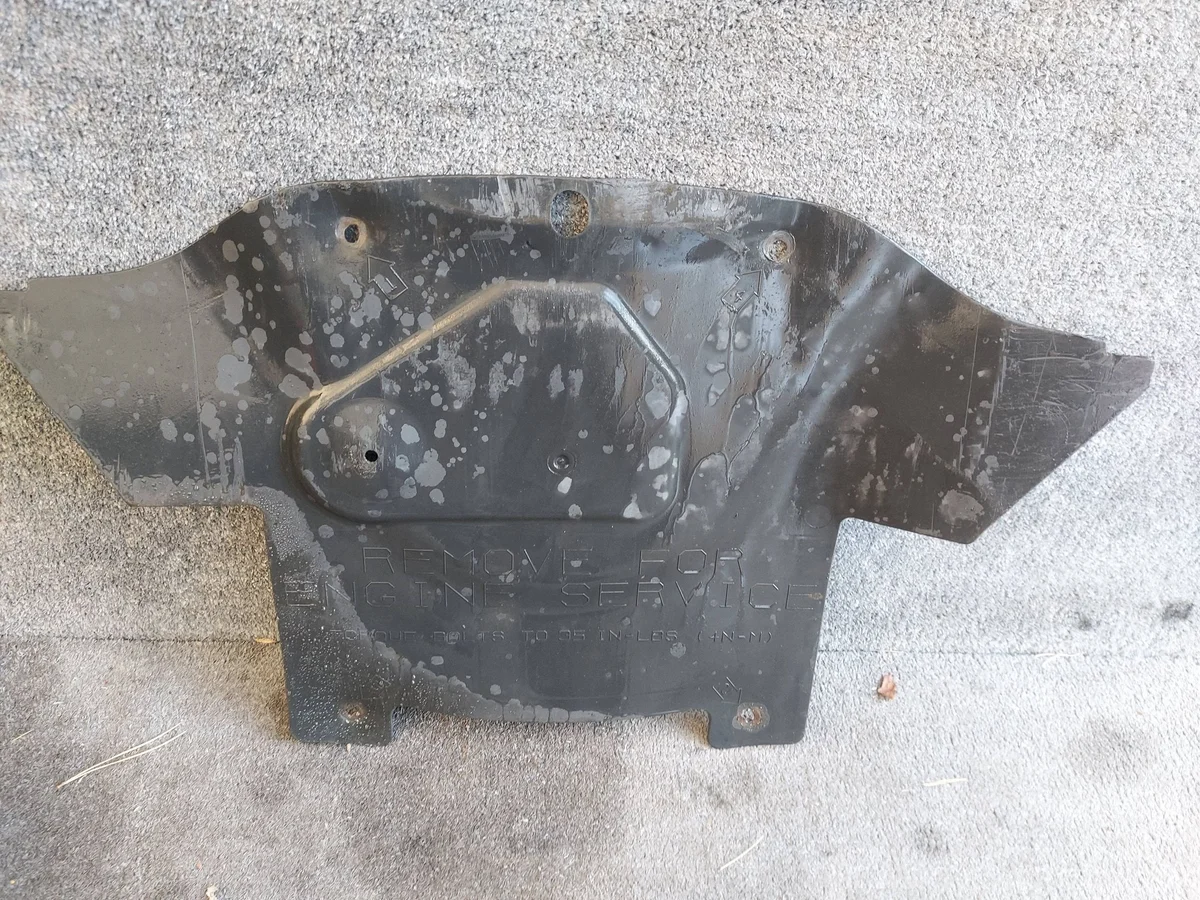 Cache sous moteur Dodge Challenger 04806074AB