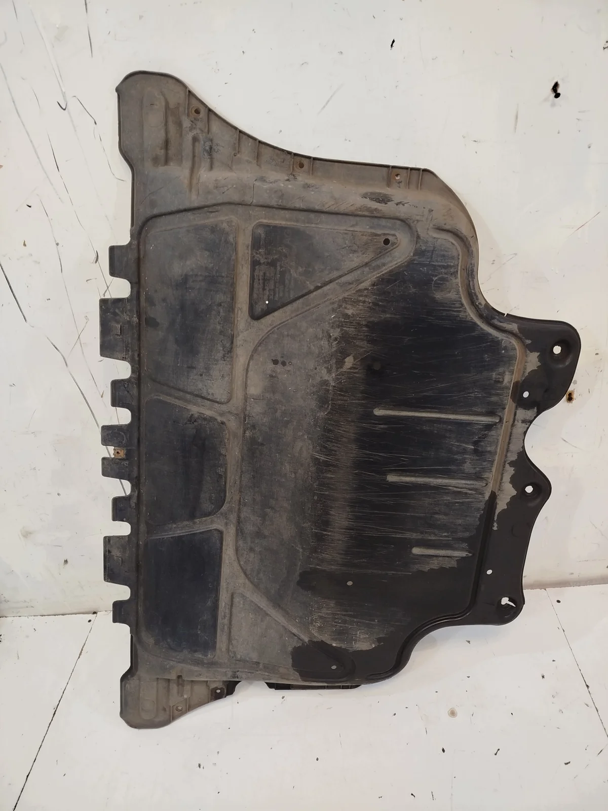 Skoda Superb III Skydd under motor 3Q0825236D