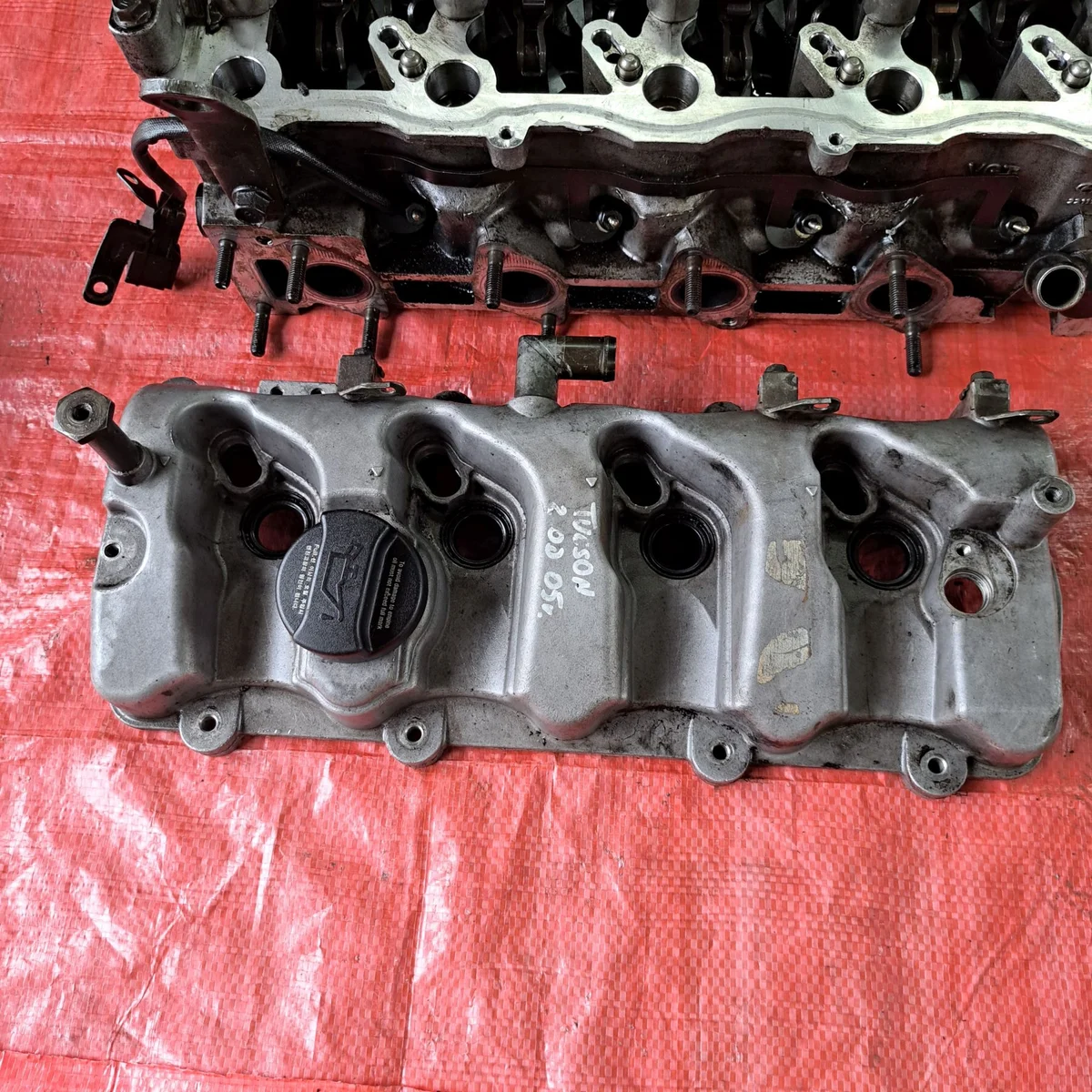 Sylinterikansi Hyundai Santa Fe Tucson Kia Sportage 2.0 CRDI 22111-27901