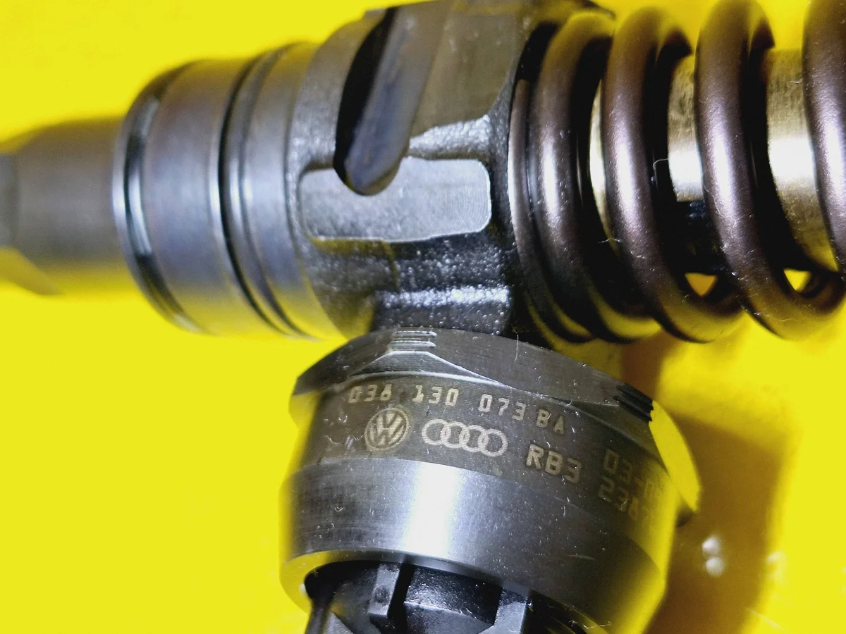 Einspritzdüse Audi A4 B6 1.9 TDI AVF DRC129940 image 3