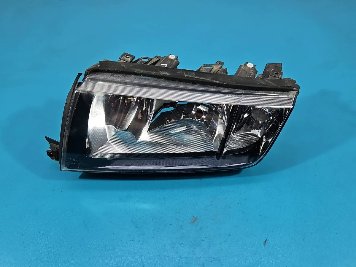 Faro anteriore Skoda Fabia I sinistro