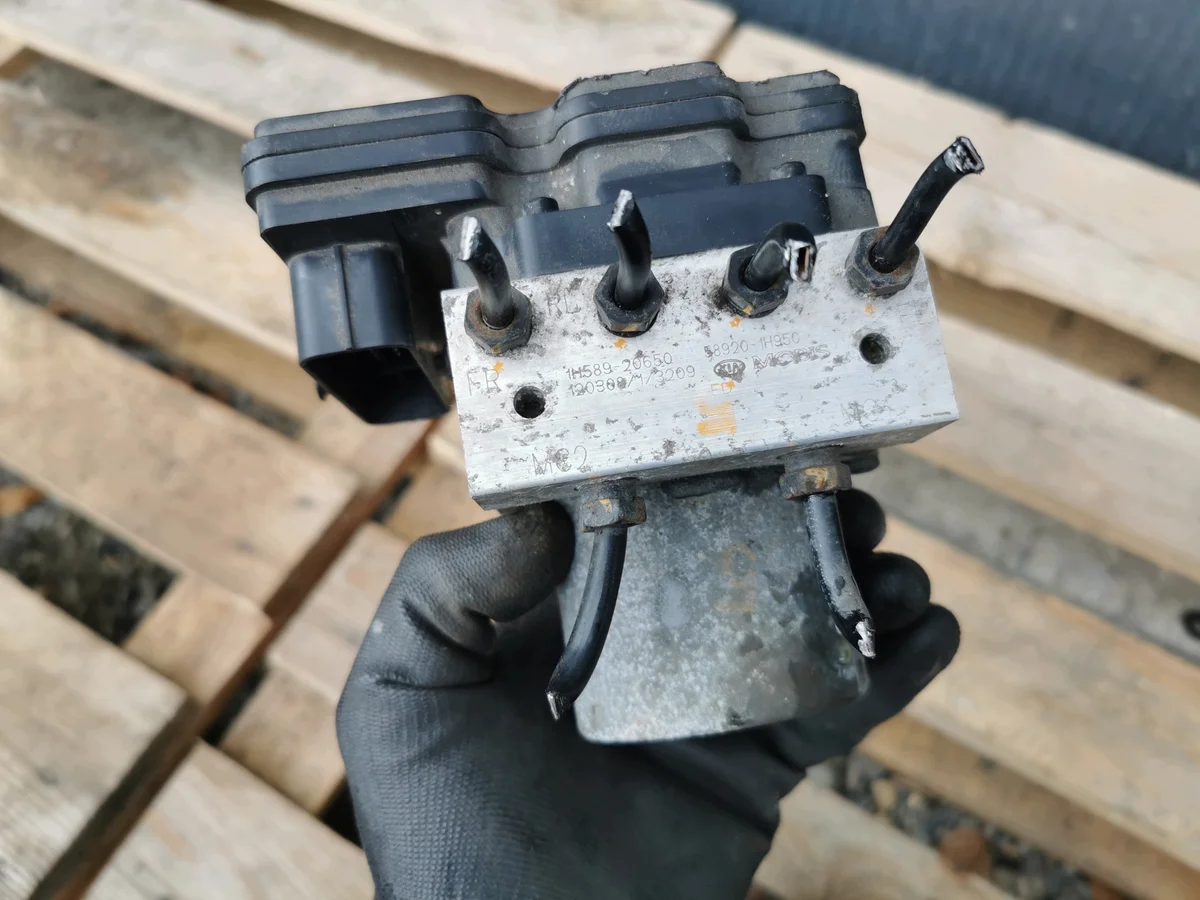 Brake Master Cylinder Control Unit Hyundai i20 PB 58920-1J950