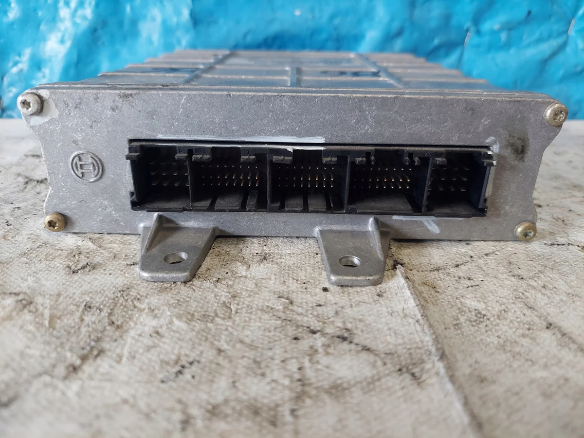 Ohjausyksikkö VW Passat B5 1.6 8D0907558 image 3