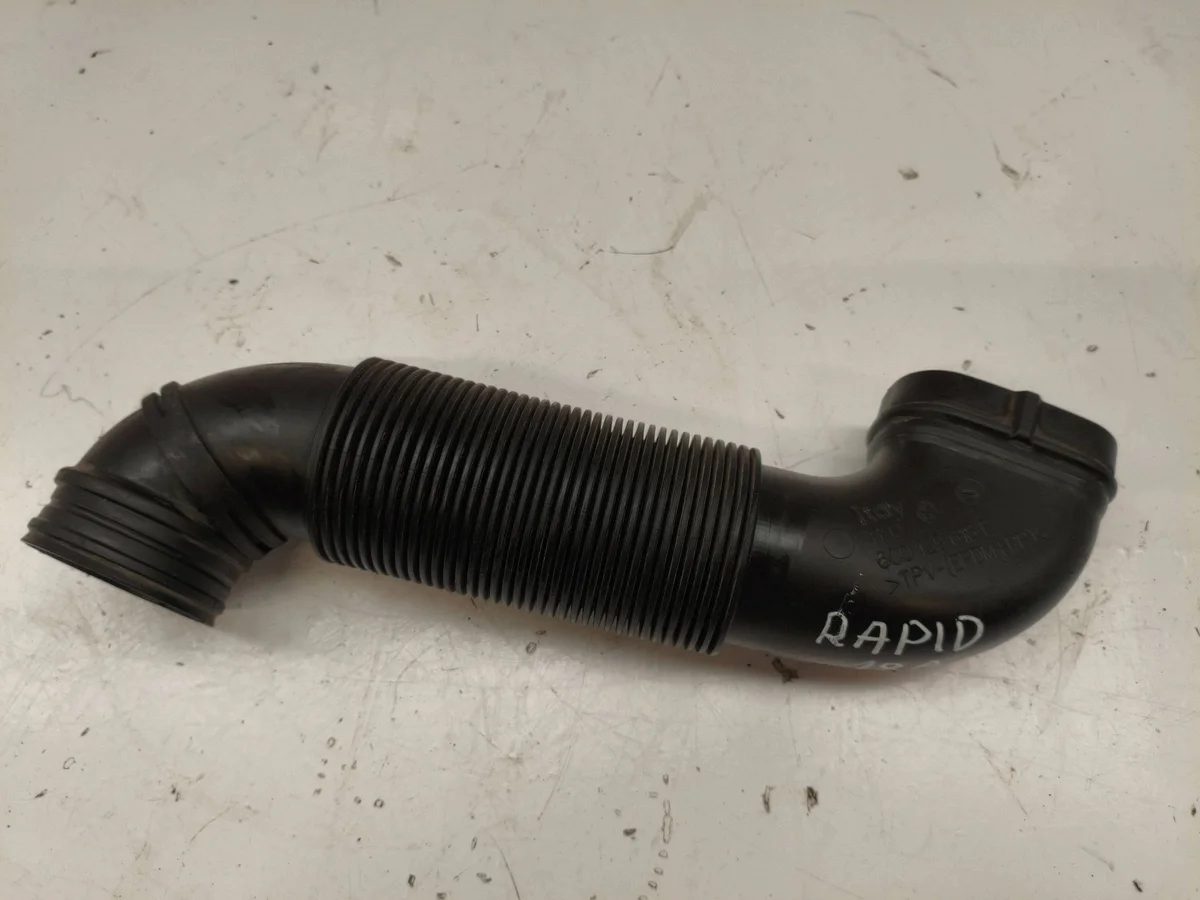 Luchtinlaatslang Skoda Rapid 6C0129618E