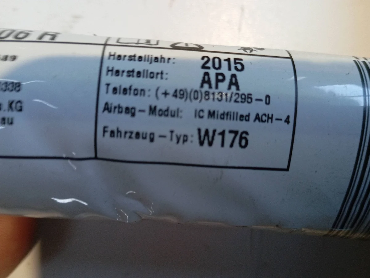 Ilmasäleikkö Mercedes A-sarja 176 oikea DKS679 image 4