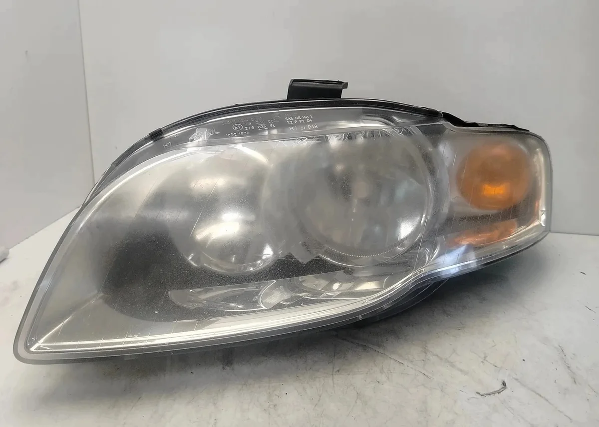 Phare gauche Audi A4 B7 46R22 RL