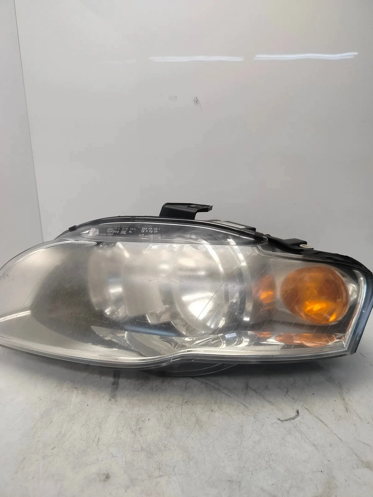 Phare gauche Audi A4 B7 46R22 RL image 3