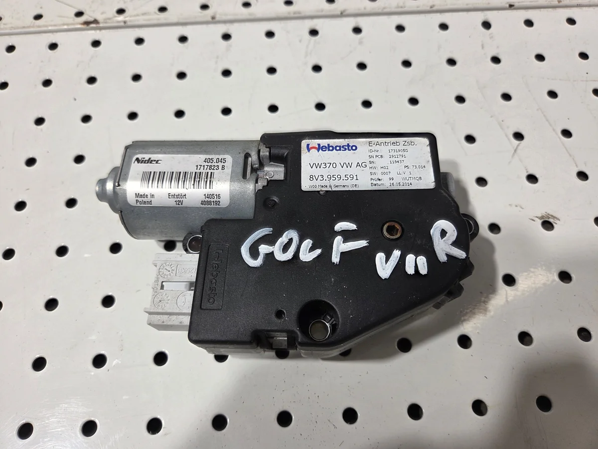 Volkswagen Golf VII Moteur de toit ouvrant 8V3959591