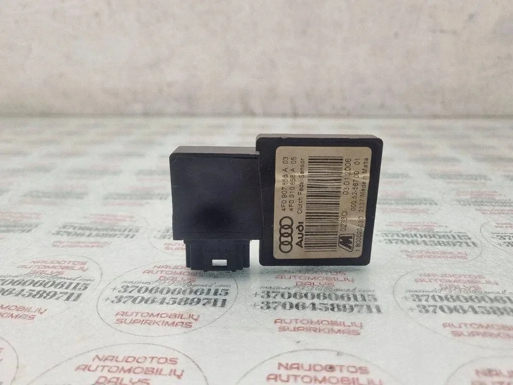 Schakelaar pedaal koppeling Audi A6 4F0910658A