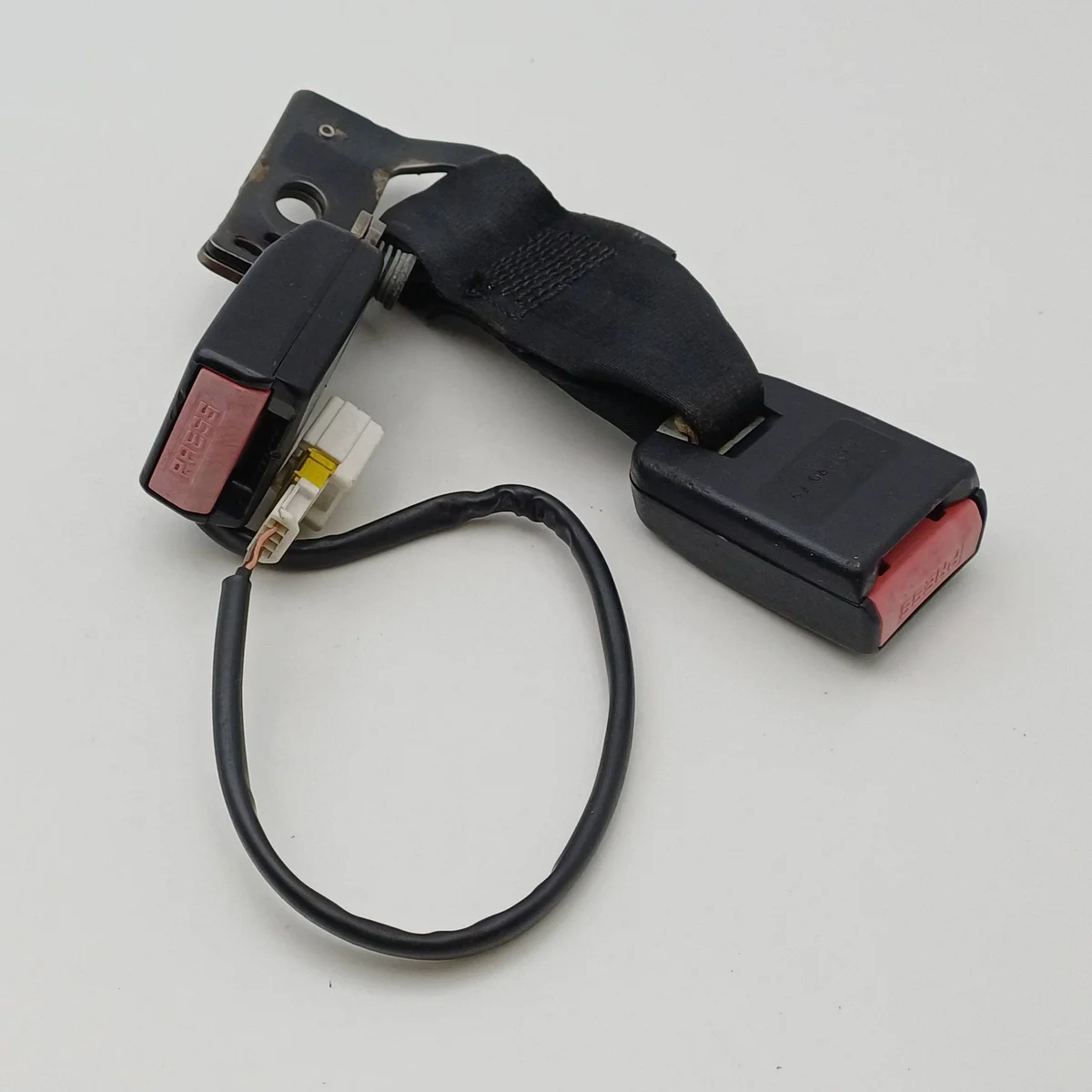 Bältesfäste höger bak Citroen C4 DRC129957