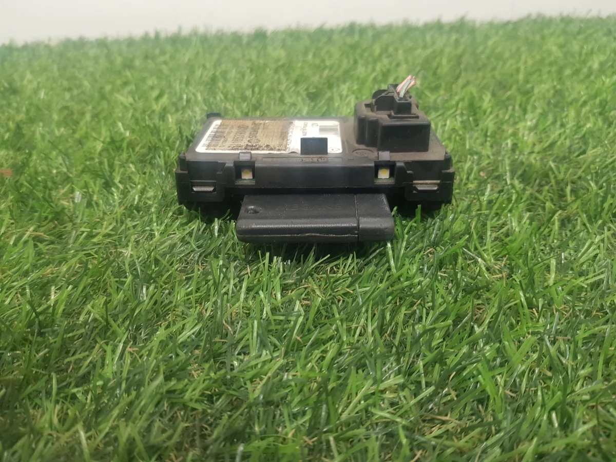 Lecteur de carte Renault Mégane 2 8200125077