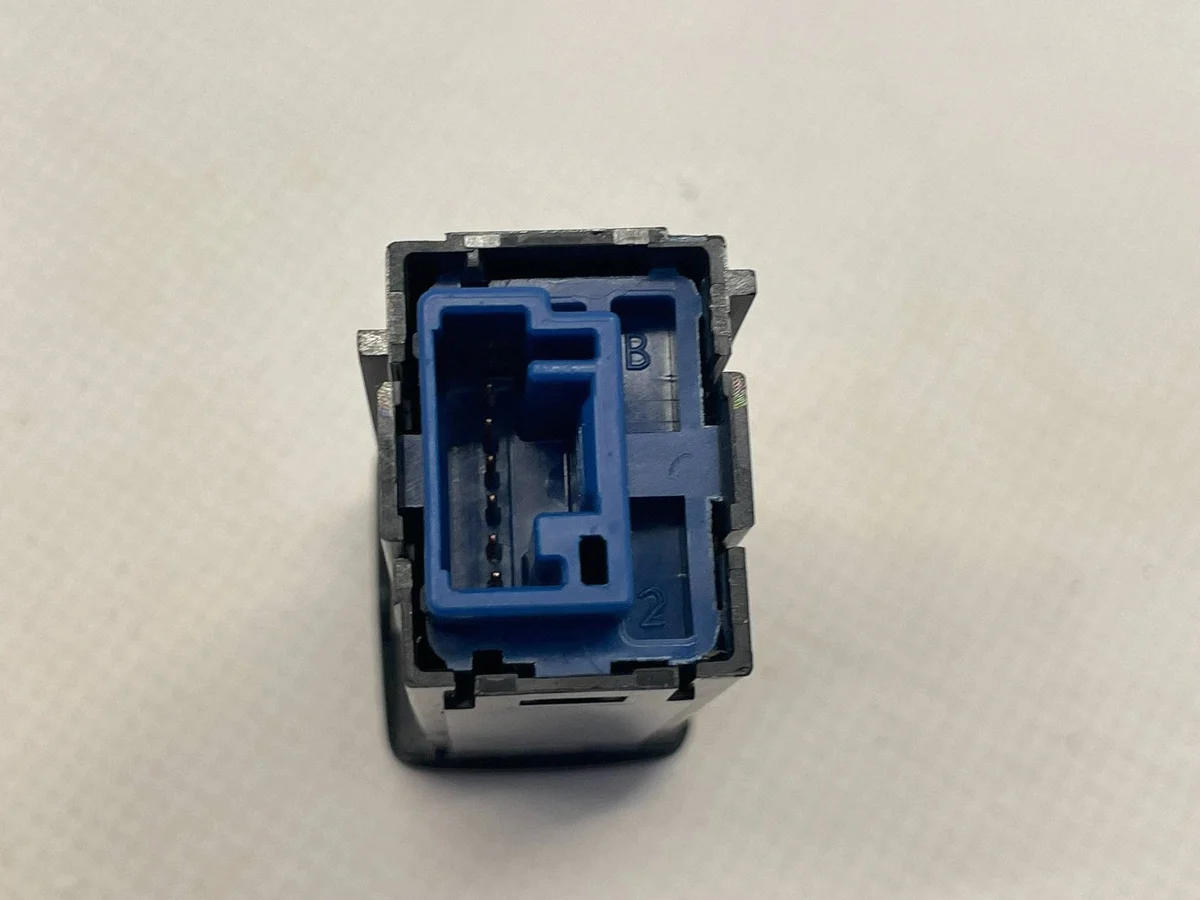 Bouton siège chauffant gauche Toyota Corolla E21 OYT35952 image 6
