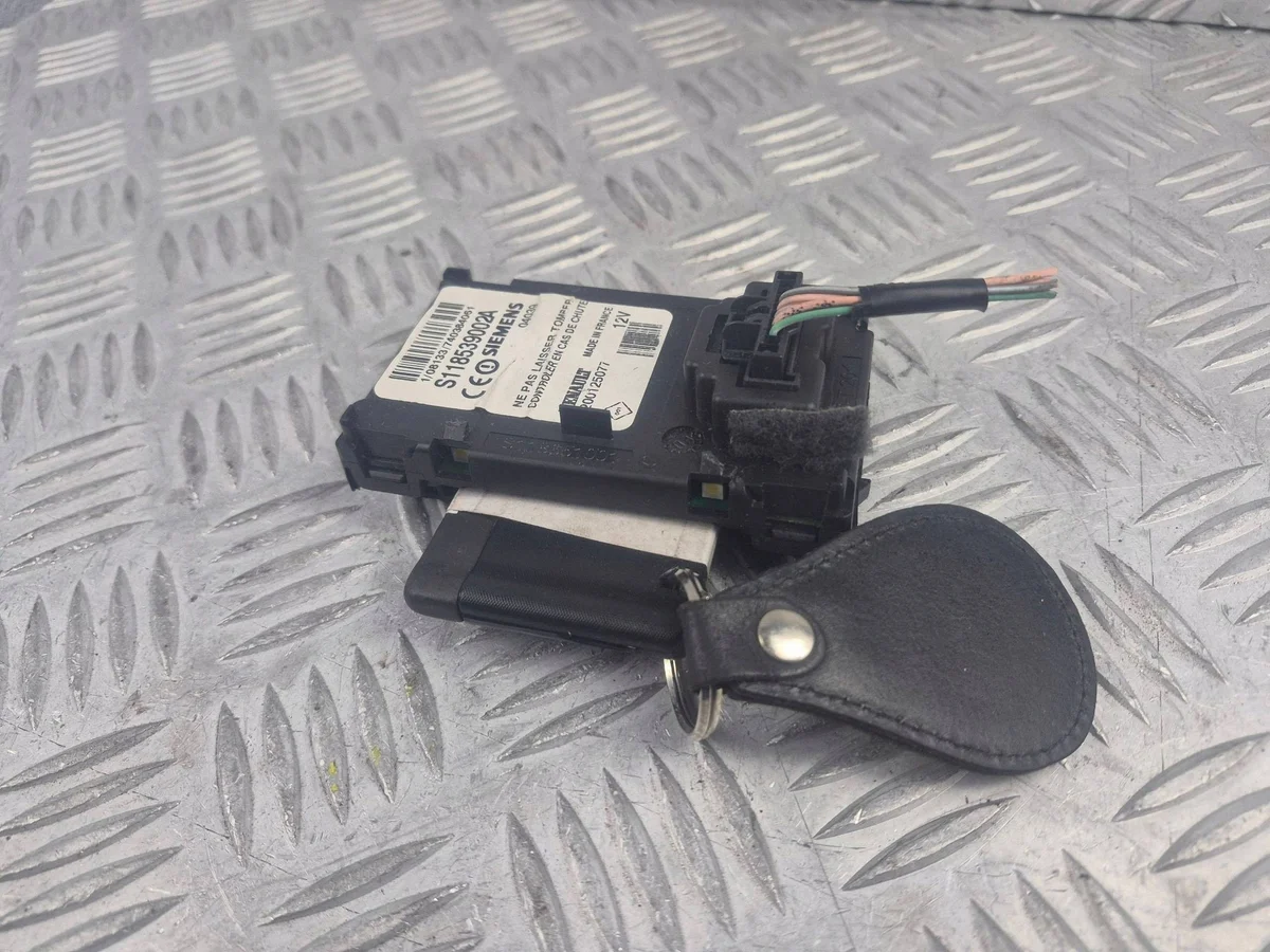 Lecteur de carte Renault Scenic II 8200125077 image 3