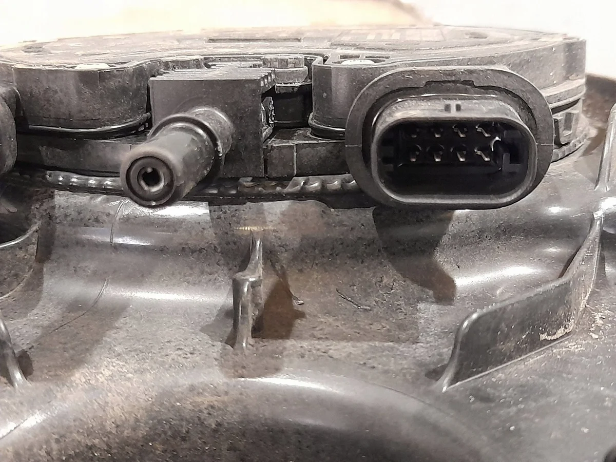 AdBlue Tank Mercedes E W213 A2134706001 image 8