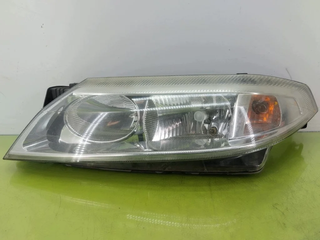 Farol Esquerdo Renault Laguna II 9060906102A