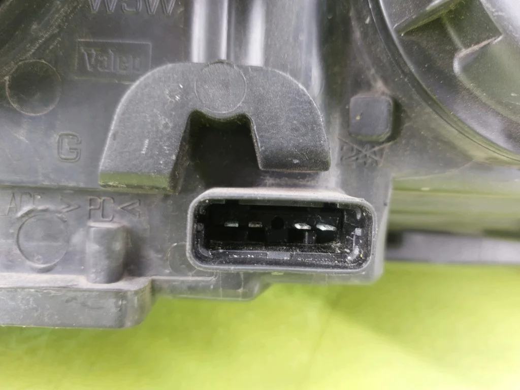 Farol Esquerdo Renault Laguna II 9060906102A thumbnail 4