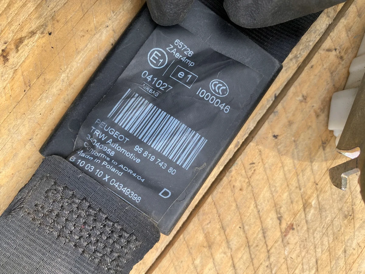 Ceinture de sécurité droite avant Peugeot 5008 34071116E