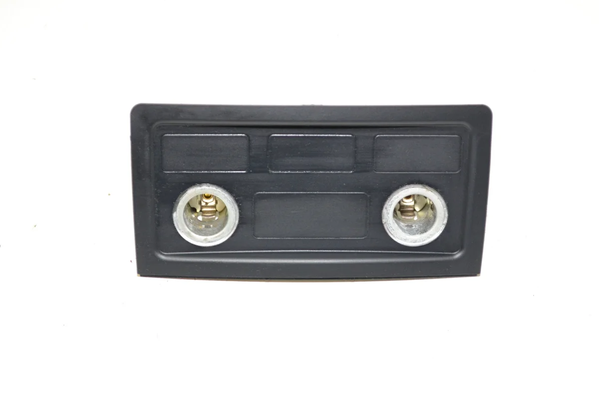 Cache prise AUX BMW E60 E61 9117364