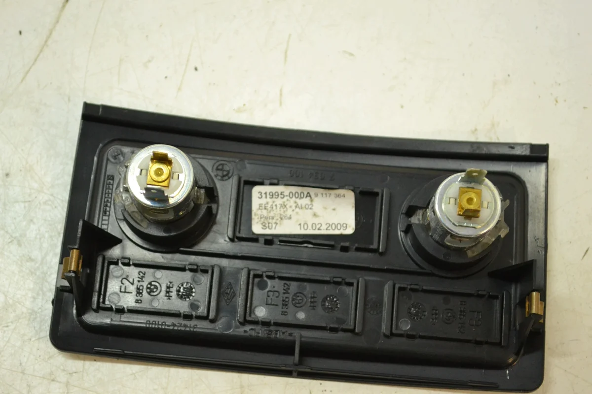 Cache prise AUX BMW E60 E61 9117364 image 5