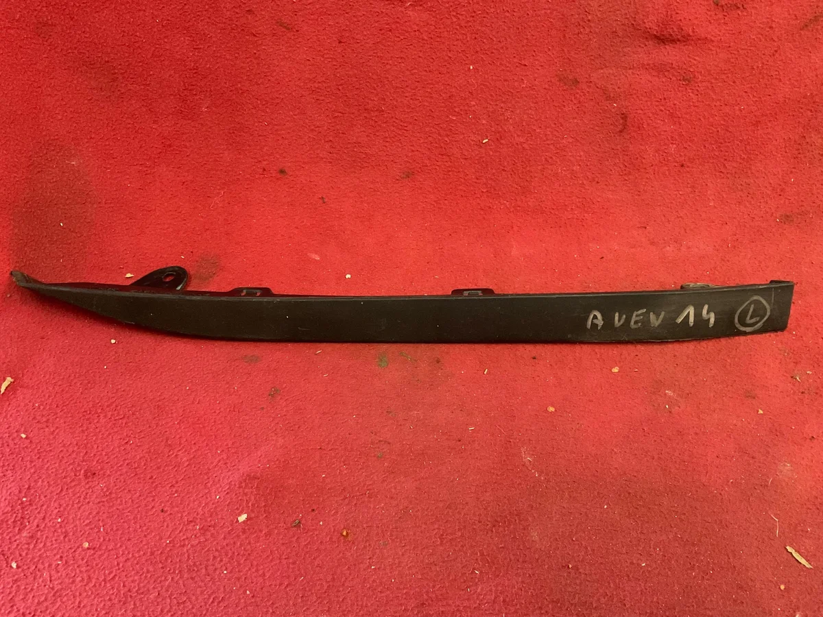 Baguette pare-chocs gauche Toyota Avensis T27 76852-05040