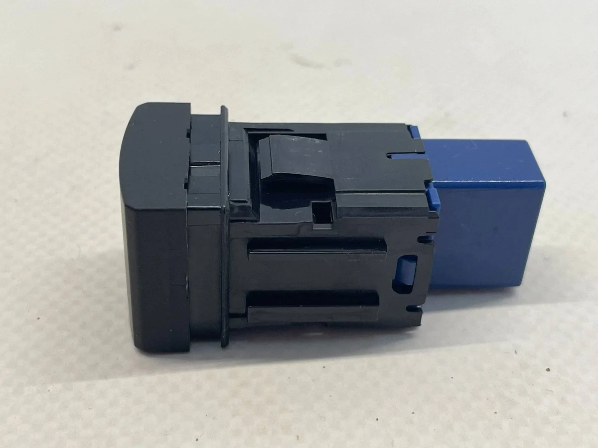 Interruptor ESP OFF Toyota Corolla E21 OYT35947 image 3