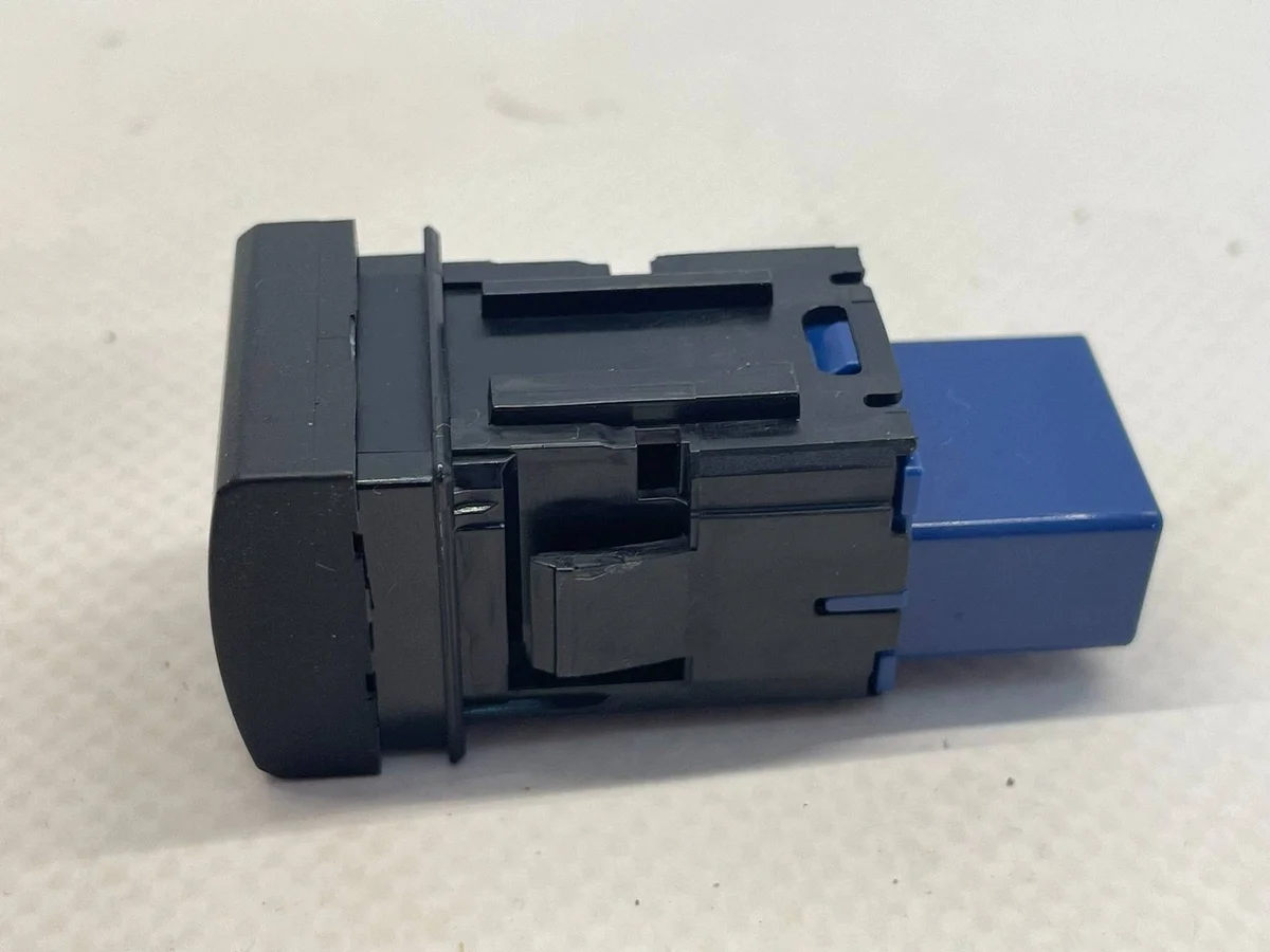 Interruptor ESP OFF Toyota Corolla E21 OYT35947 image 4