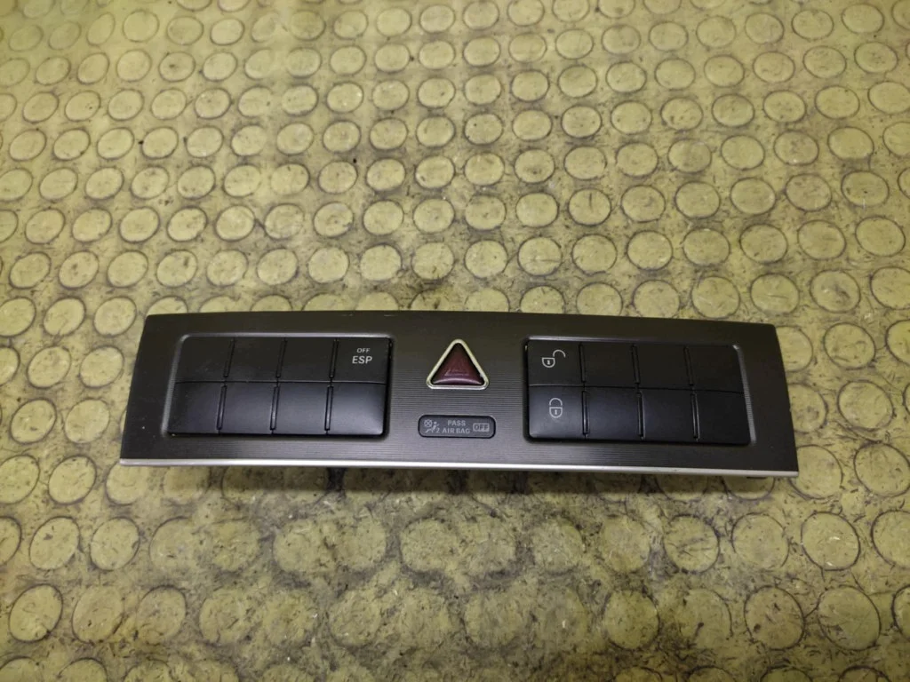 Hätävilkkukytkin Mercedes-Benz W203 2038702510