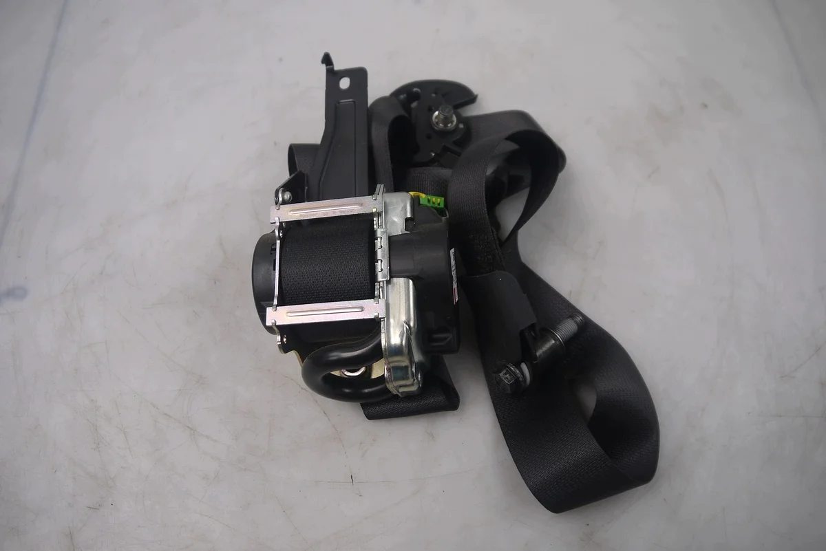 Kia Sportage V NQ5 Gurtstraffer vorne links 88810R2200