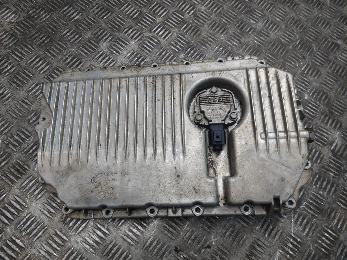 Audi A6 C6 2.4 V6 06E103604G Cárter de óleo
