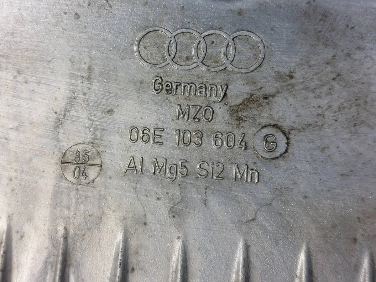 Audi A6 C6 2.4 V6 06E103604G Cárter de óleo