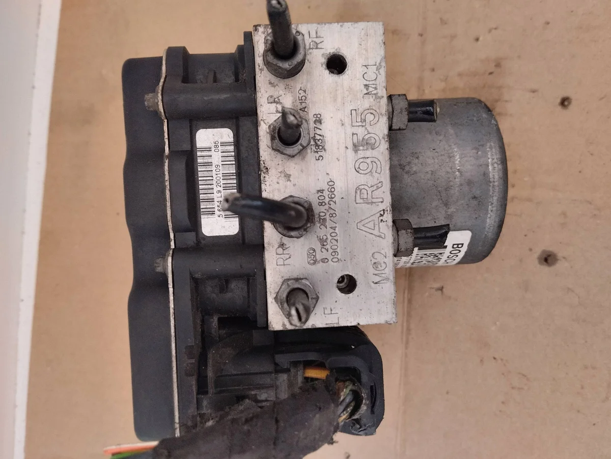 Pompe de frein ABS Alfa Romeo Mito 51837728
