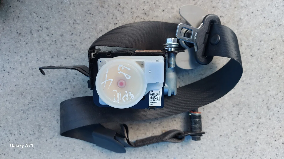 Seat Belt Pretensioner Kia Sportage 88810-3U210ED