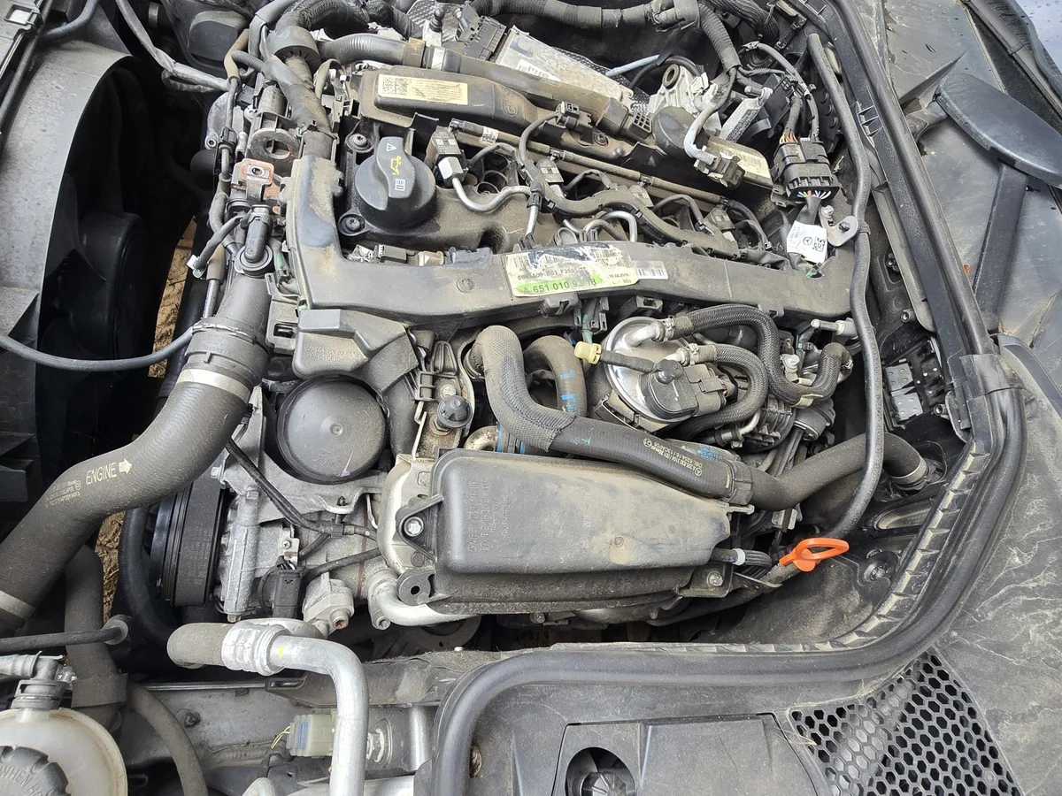 Mercedes C-Class S205 W205 Engine 651921 image 3