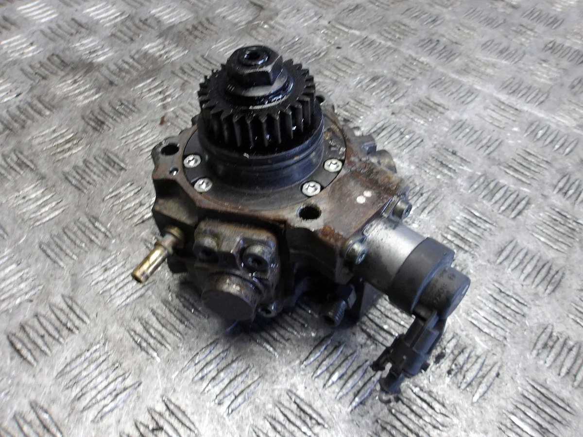 Brandstofpomp Renault 0445010250