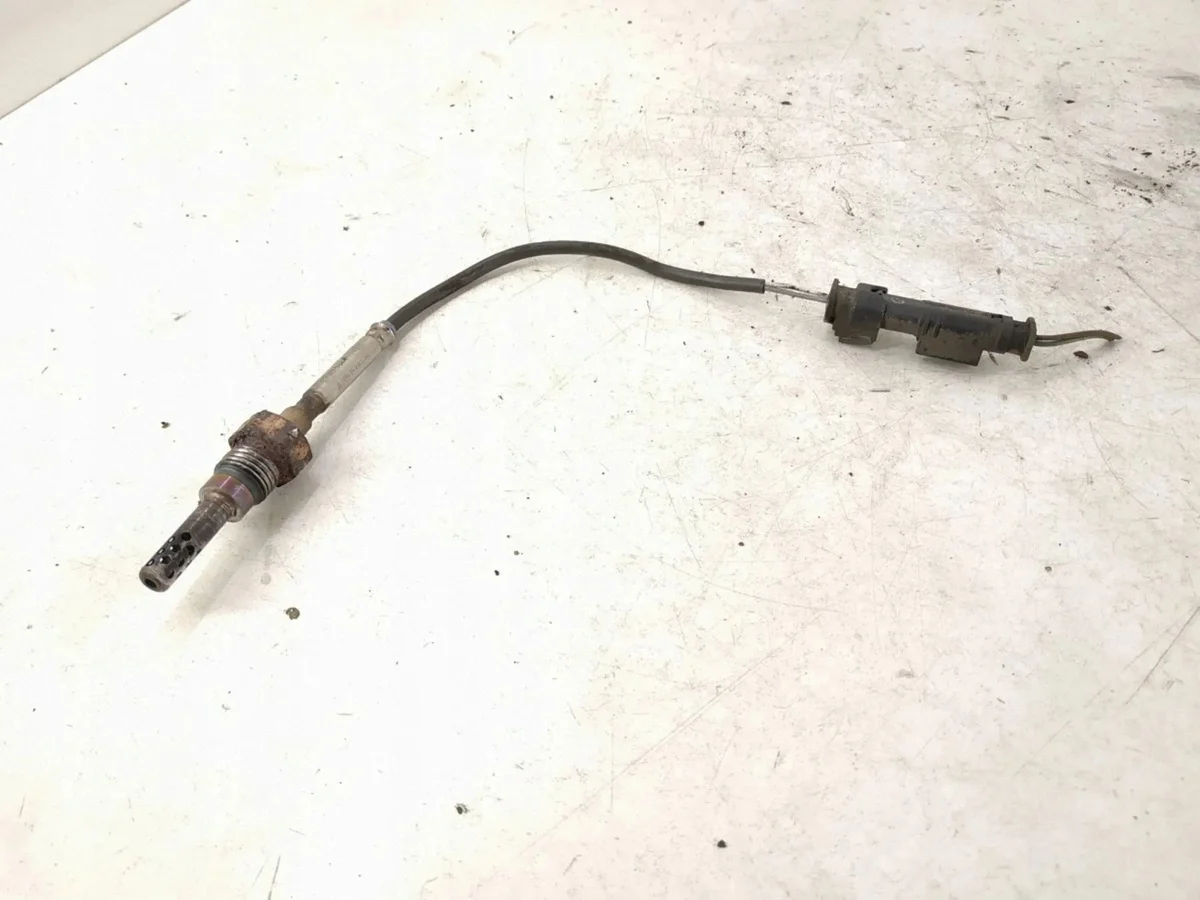 Sensor de gases de escape Mercedes-Benz A0051539328