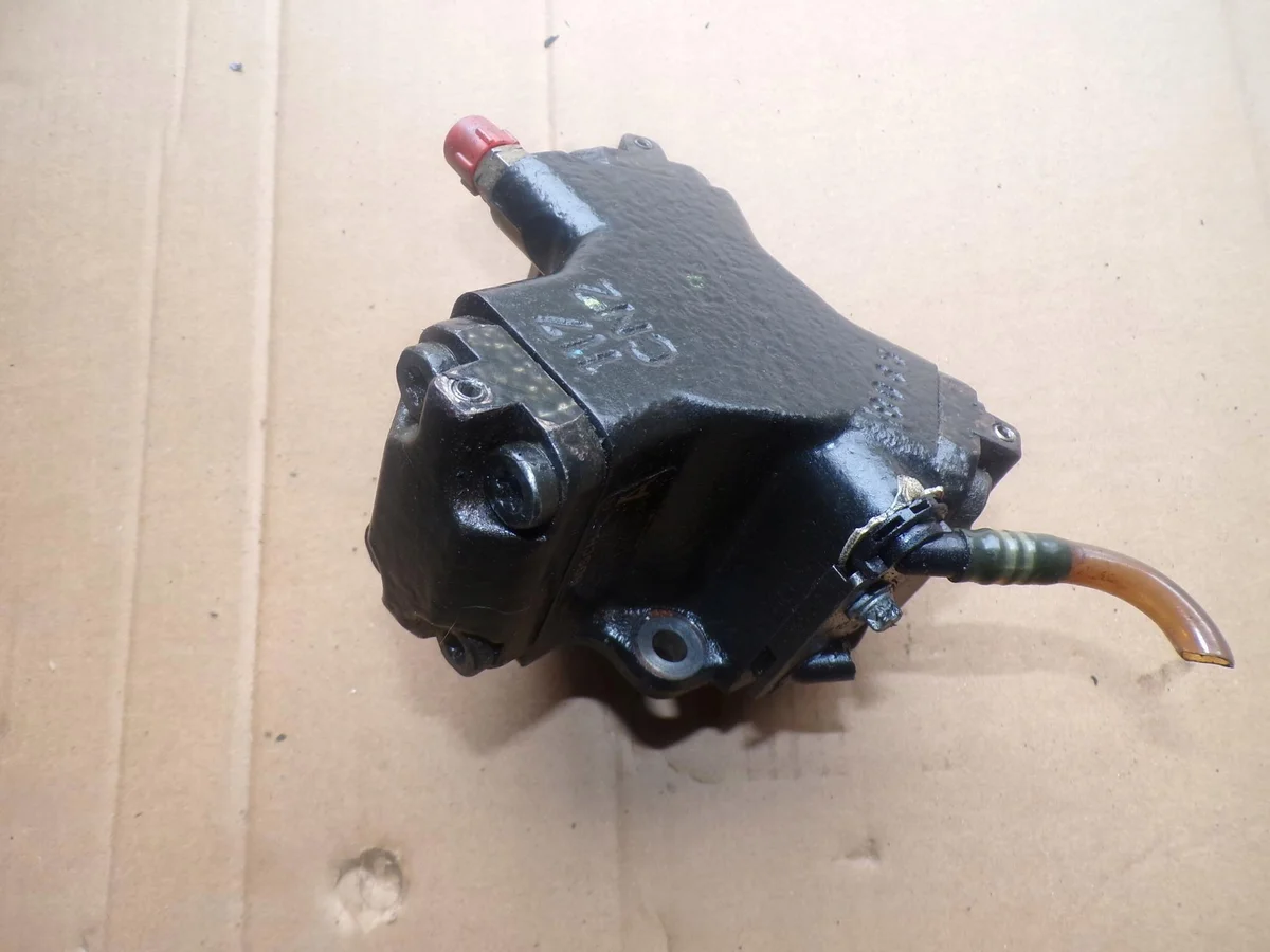 Bomba de alta presión Mercedes-Benz A6110700501