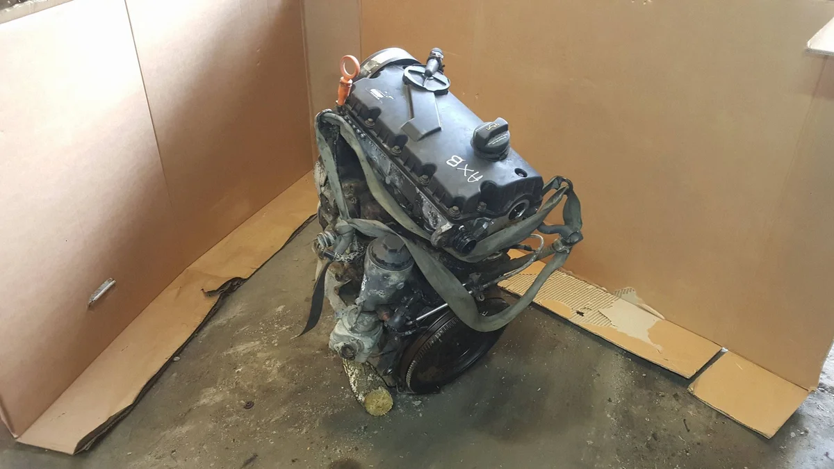 Moottori AXB VW T5 1.9 TDI 03- AYC3487