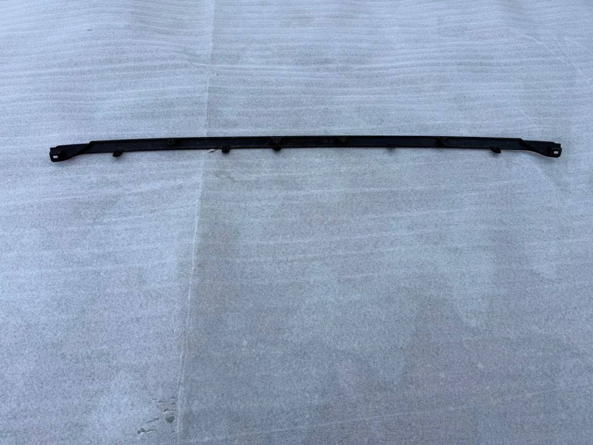 Stötfångarlister Toyota Avensis T29 52453-05020