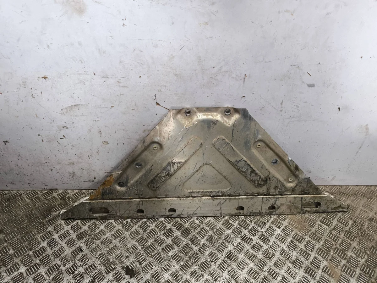 Cache sous moteur BMW iX2 (U10) 6835400