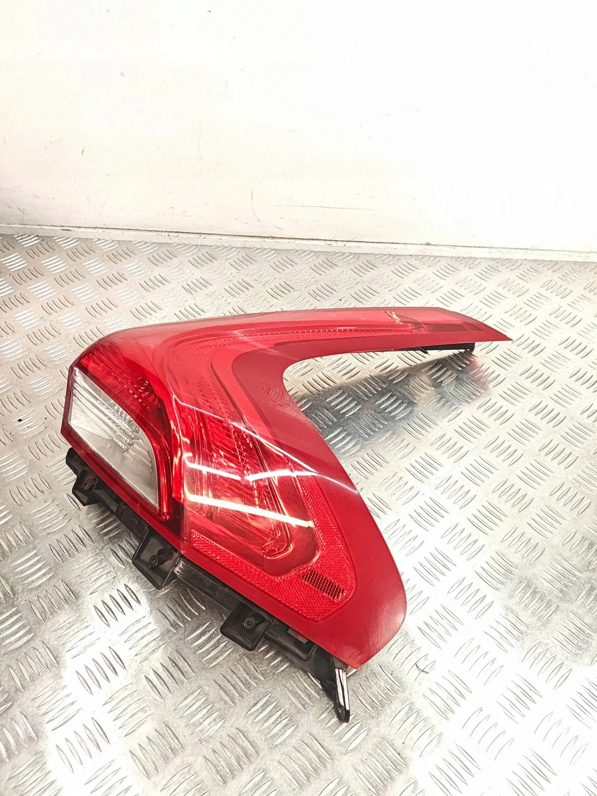 Luz trasera derecha Volvo V40 II 31395845