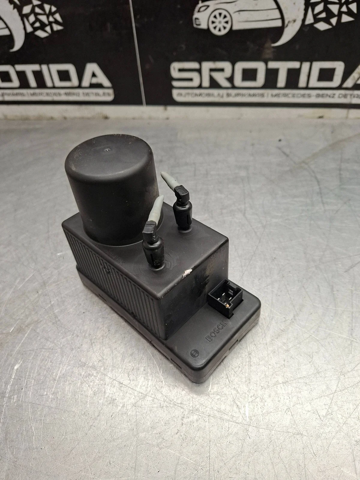 Central Locking Pump Mercedes-Benz C W203 2038000048