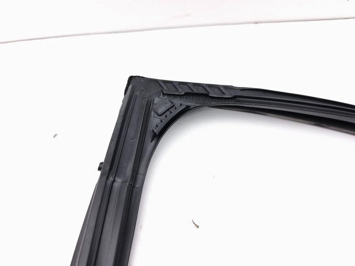 Joint de vitre de porte arrière Toyota Corolla E210 AMD272518 image 7