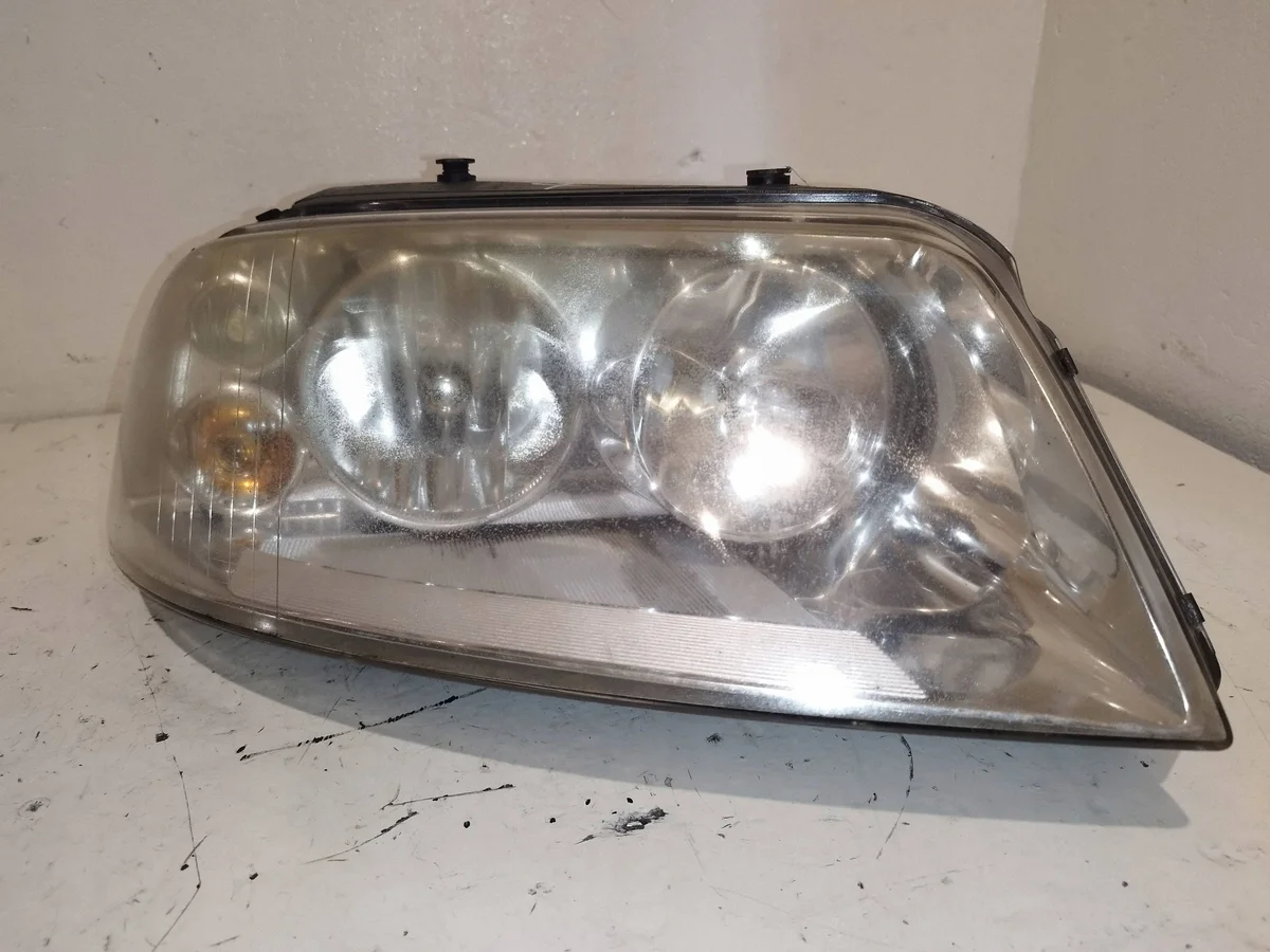 Farol Direito VW Sharan 7M3941016AB 0301182202